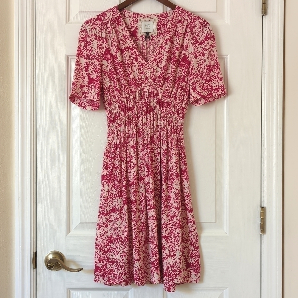 HD in Paris Anthropologie Archipelago Abstract Short Sleeve Mini Dress Pink 0